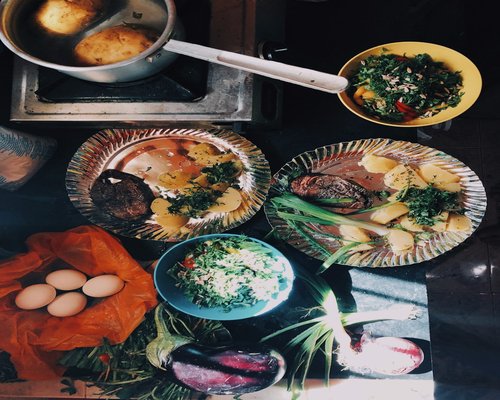 Preparación de una comida casera variada